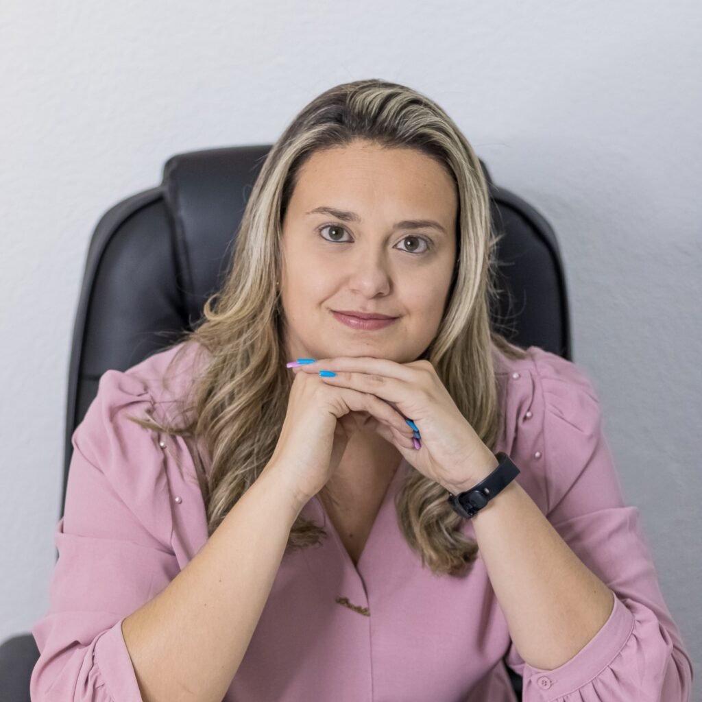 Dra Fernanda Santana, nutricionista com foco em gestantes - Clínica Gravidez Saudável